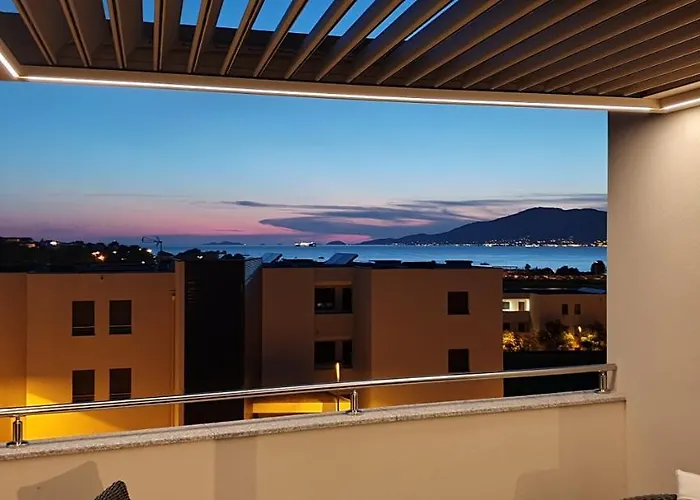 Neuf T2 Centre De * Porticcio (Corsica)